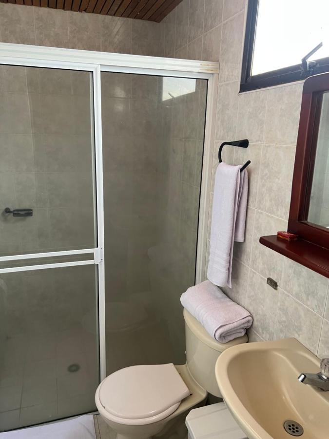 Hotel Caucasia Екстериор снимка
